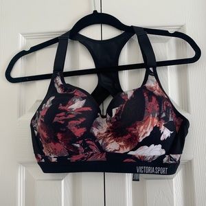 Victoria’s Secret Incredible Sports Bra 34D